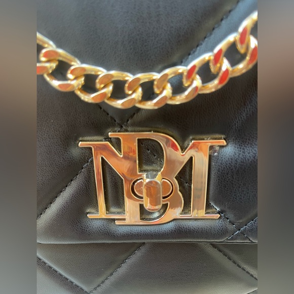 Badgley Mischka Quilted Big Chain Crossbody Bag - Picture 2 of 14